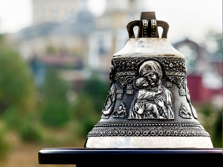 Большой церковный колокол